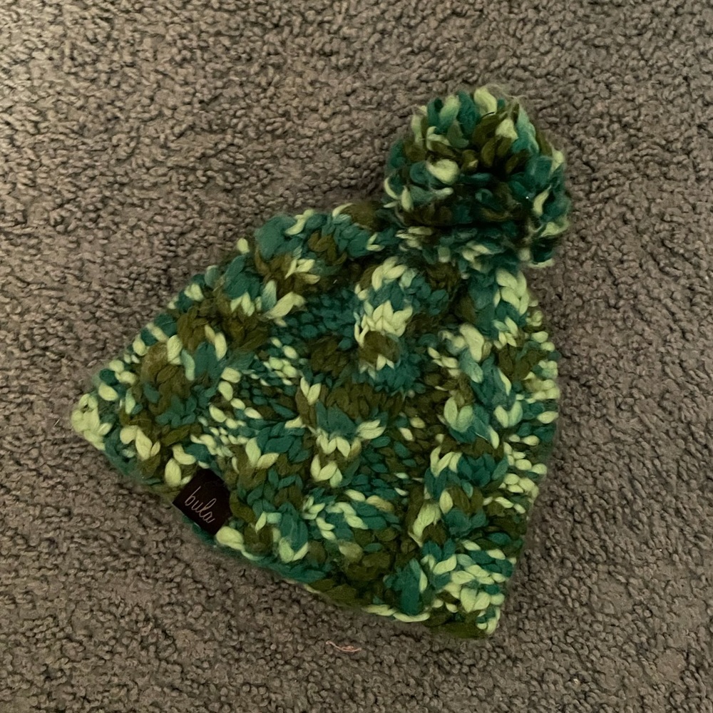 Green patterned winter hat
